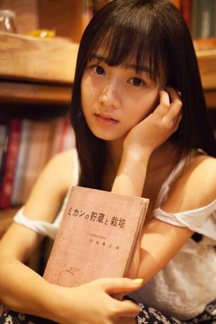 长腿美女模特Lina高跟美腿写真图片