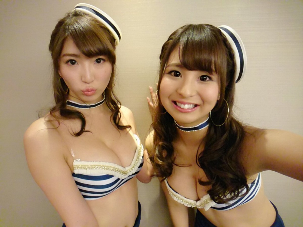 日本赛车女郎安田七奈私房美照可爱迷人