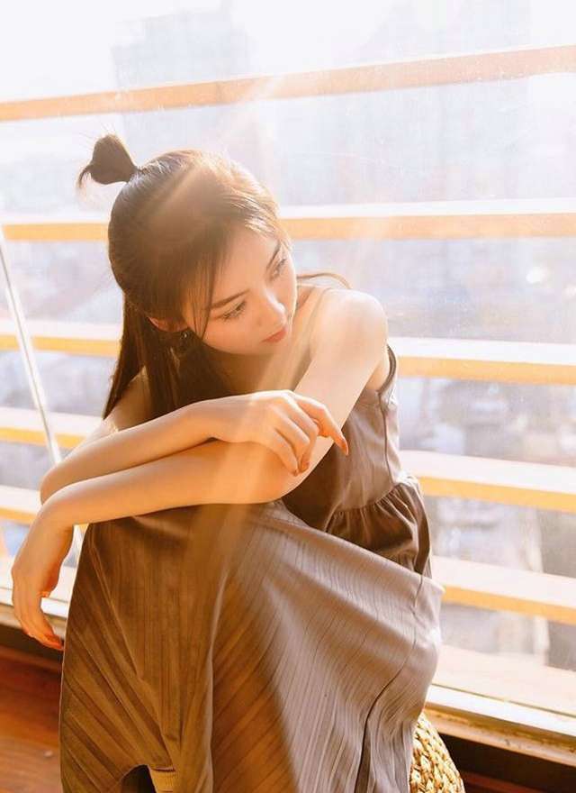 粉奶头特写沙滩萝莉美女吊带湿身极品透视性感写真