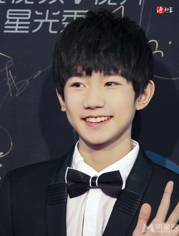 TFBOYSԴɫװͼƬ  ΢Ц˰