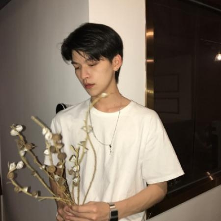 放手的是我先忘情的却是你 清新帅气男生头像