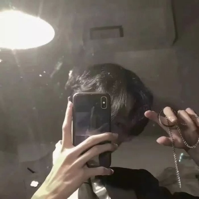 ˹İ˧ͷ